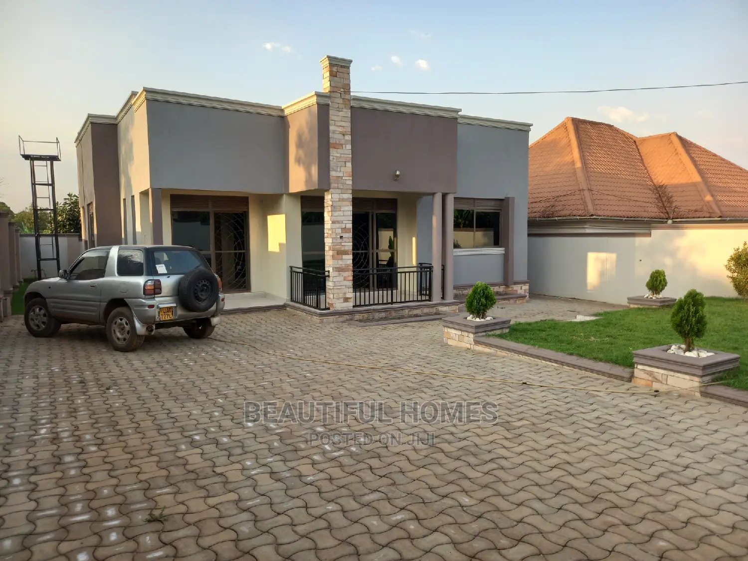 Furnished 4bdrm House in Kira for Sale