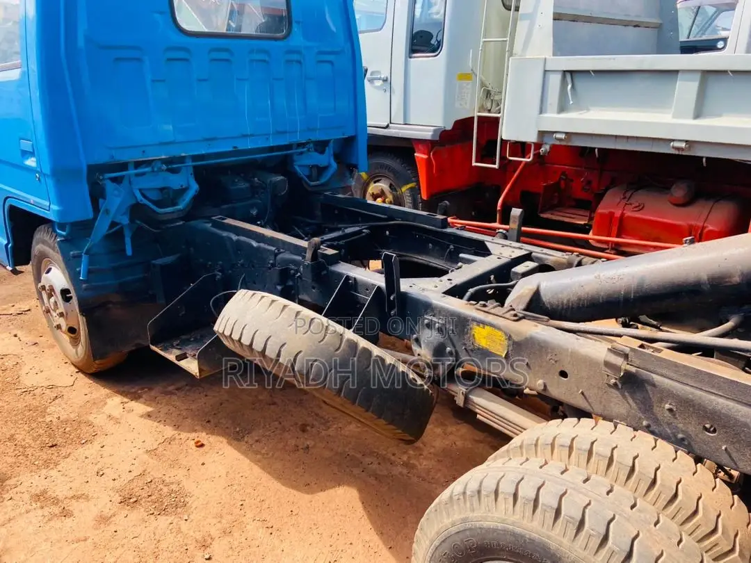 Isuzu Elf Double Light
