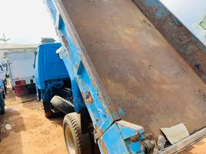 Isuzu Elf Double Light