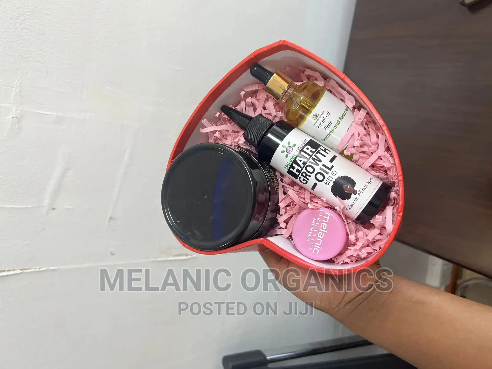 Valetine Skin and Hair Care Hamper