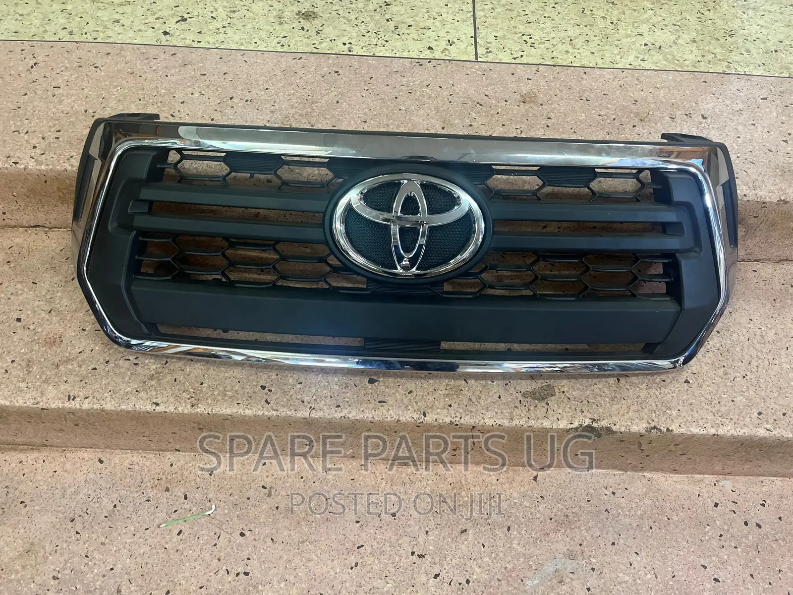Hilux Revo / Rocco 2017 - 2019 Grille