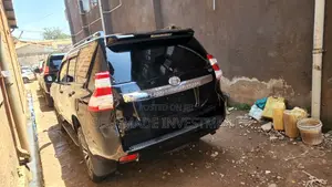 Toyota Land Cruiser Prado 2016 Black