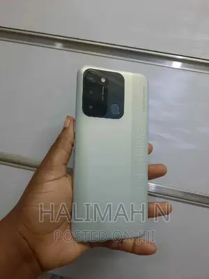 New Tecno Spark 8C 64 GB White