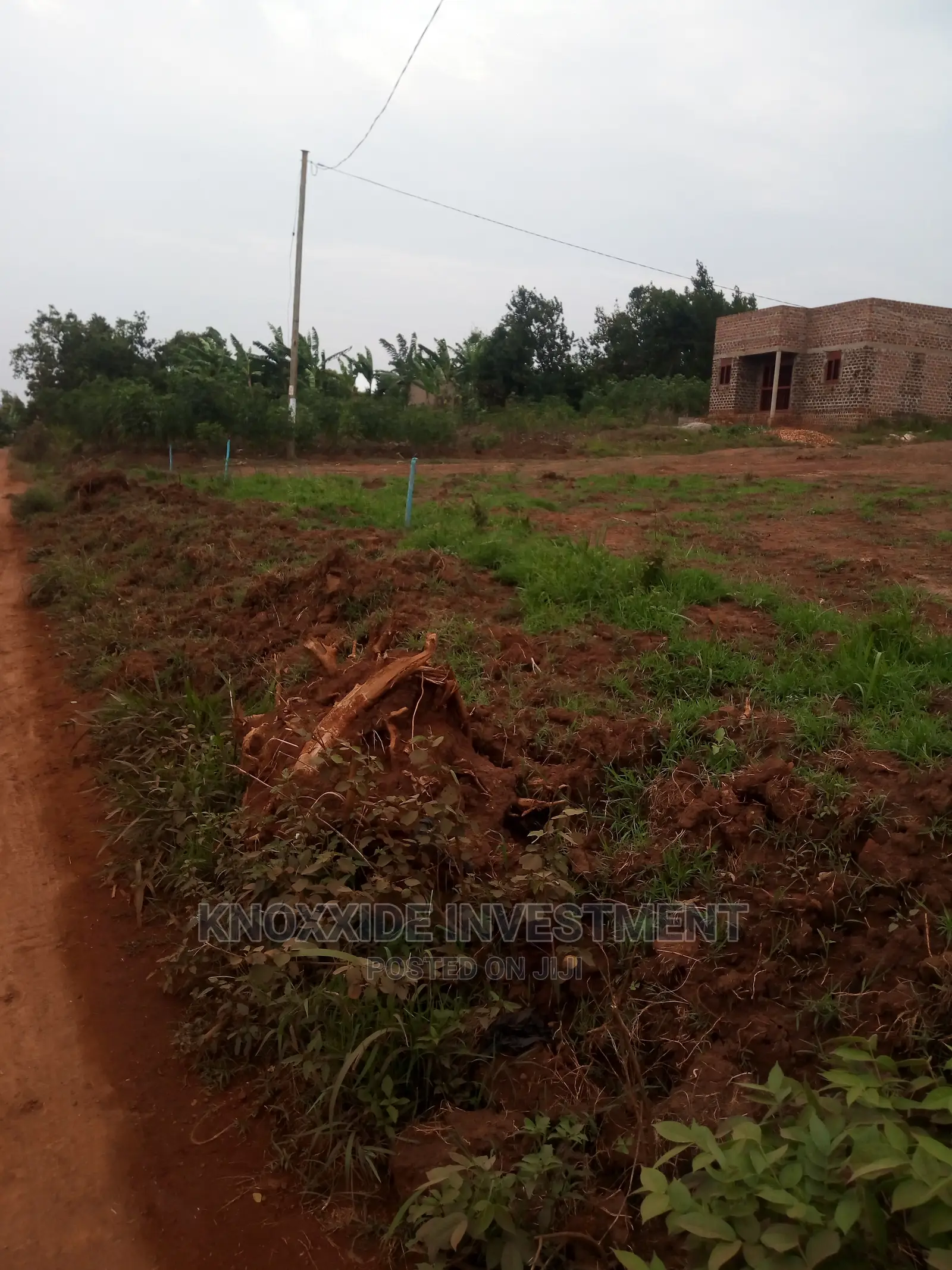 Plot for Sale 50x50ft at 15m Ugx Town Good Neigboured