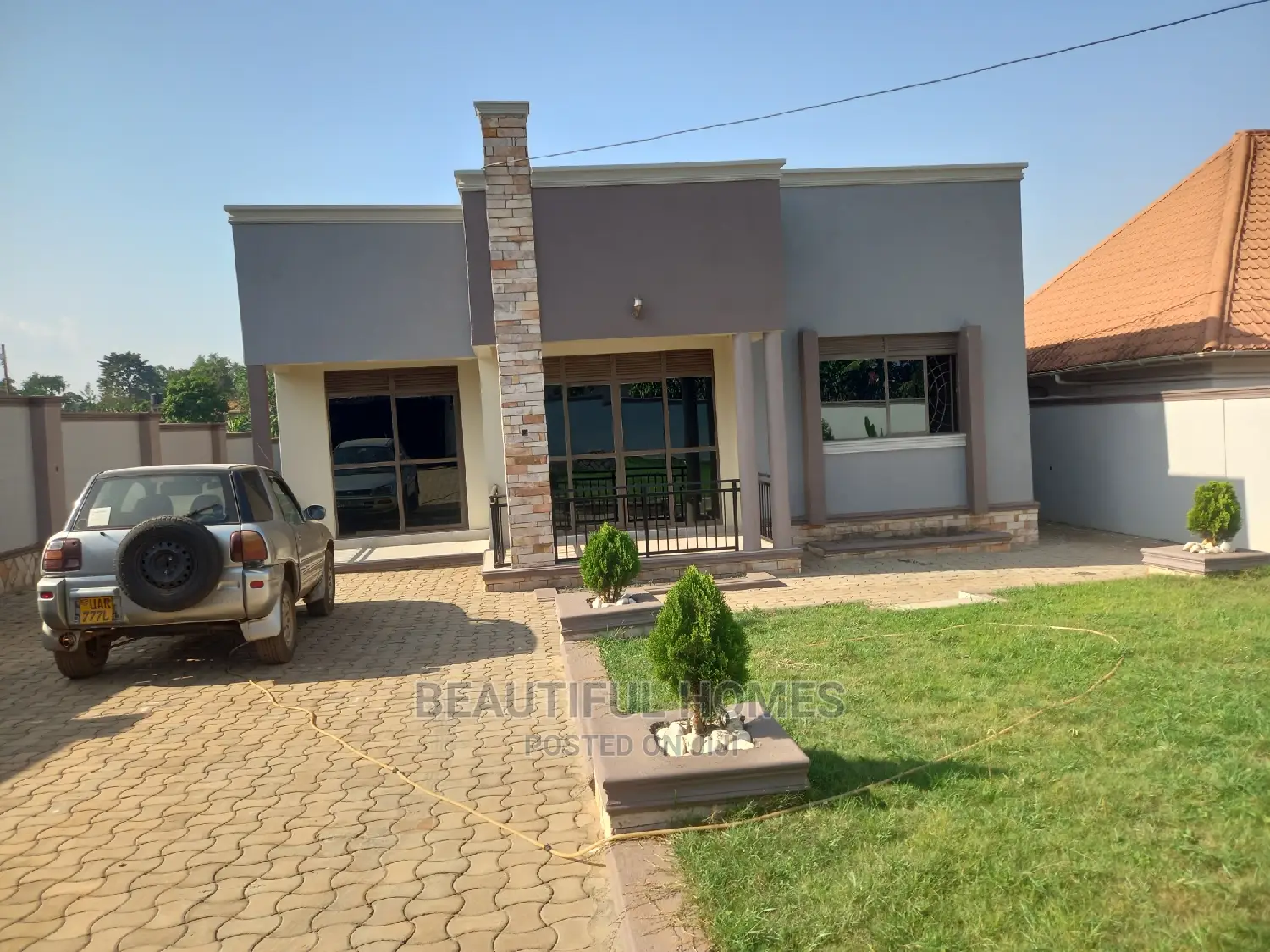 Furnished 4bdrm Maisonette in Kira for Sale