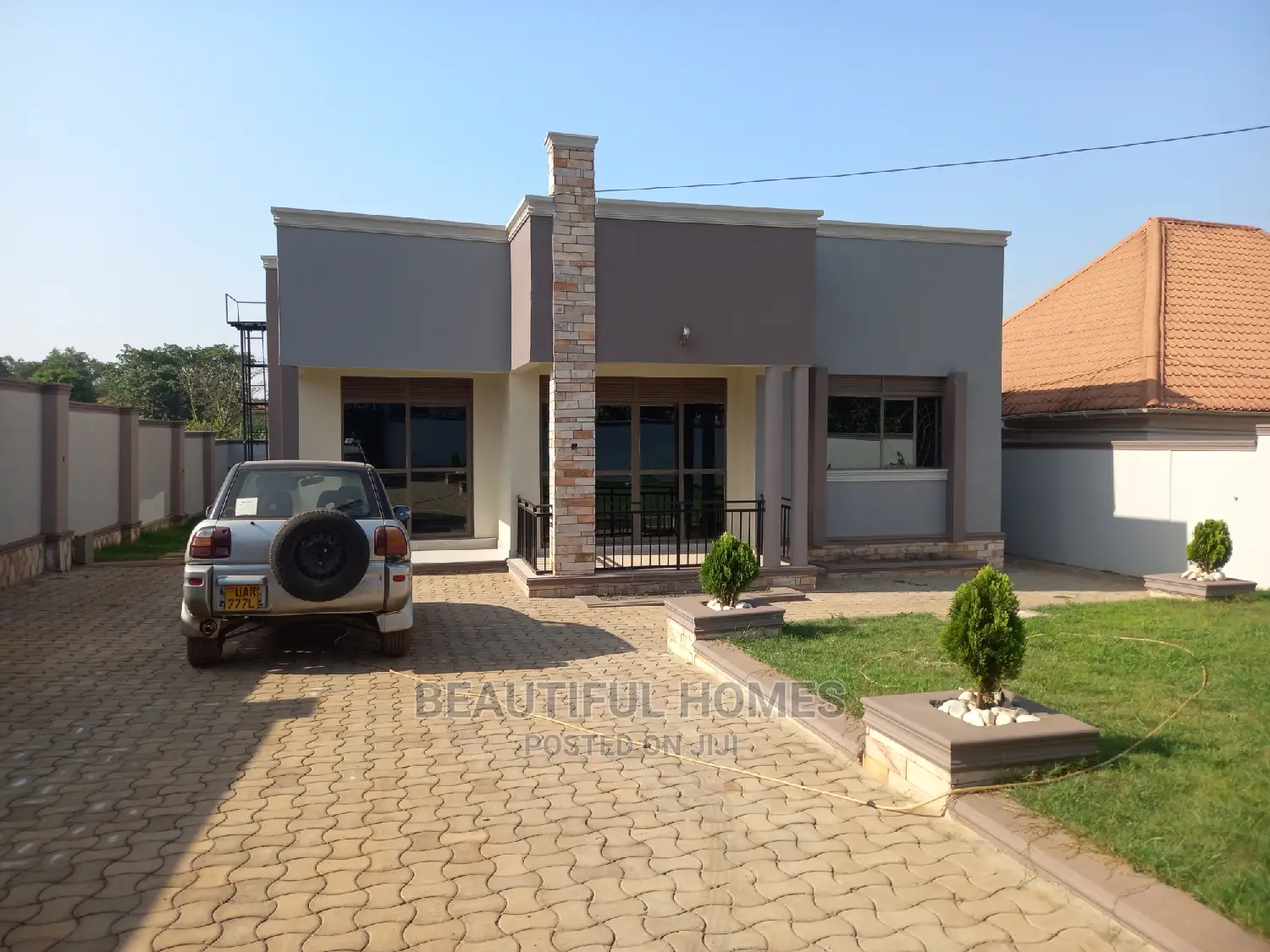 Furnished 4bdrm House in Kira for Sale
