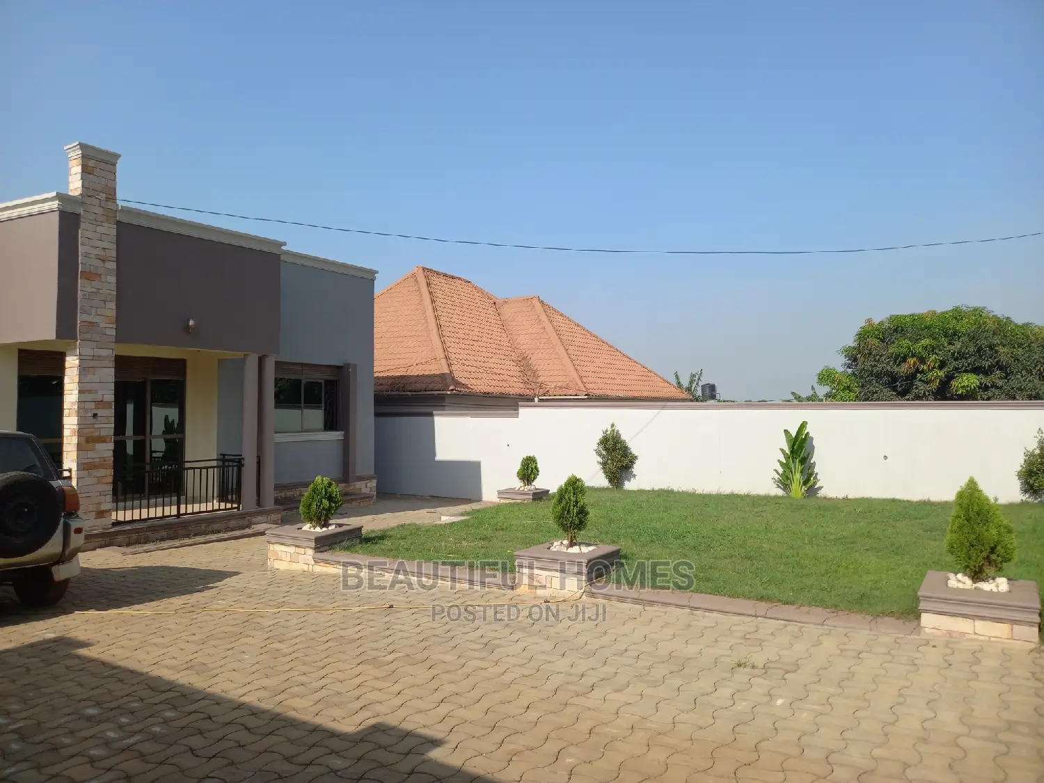Furnished 4bdrm Bungalow in Kira for Sale