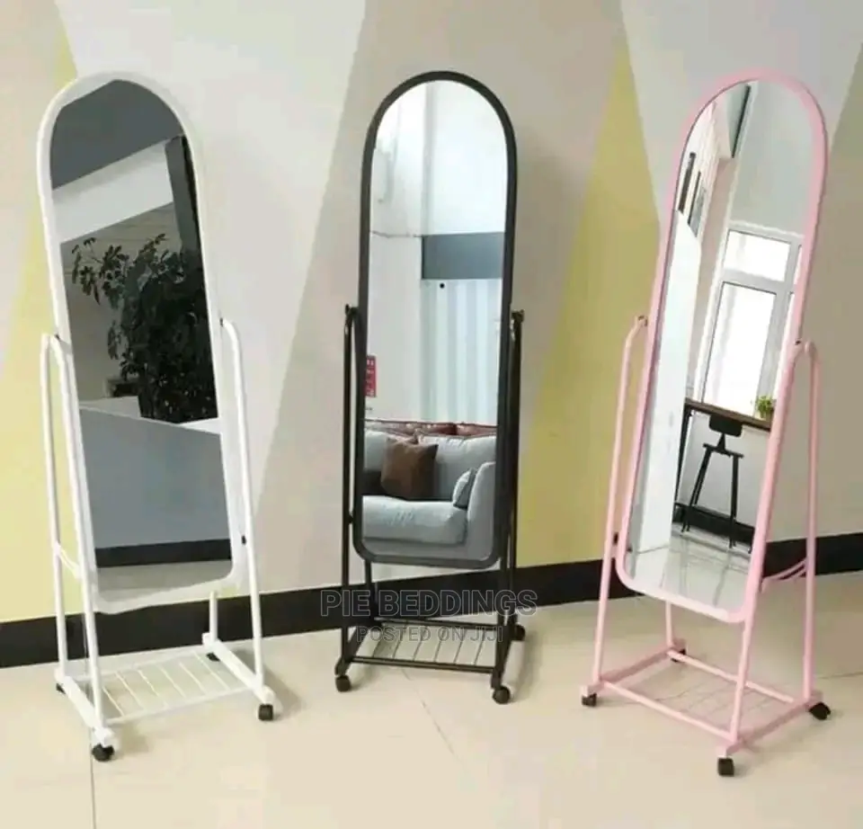 Standing Dressing Mirror in Central Division Home Accessories, Pie