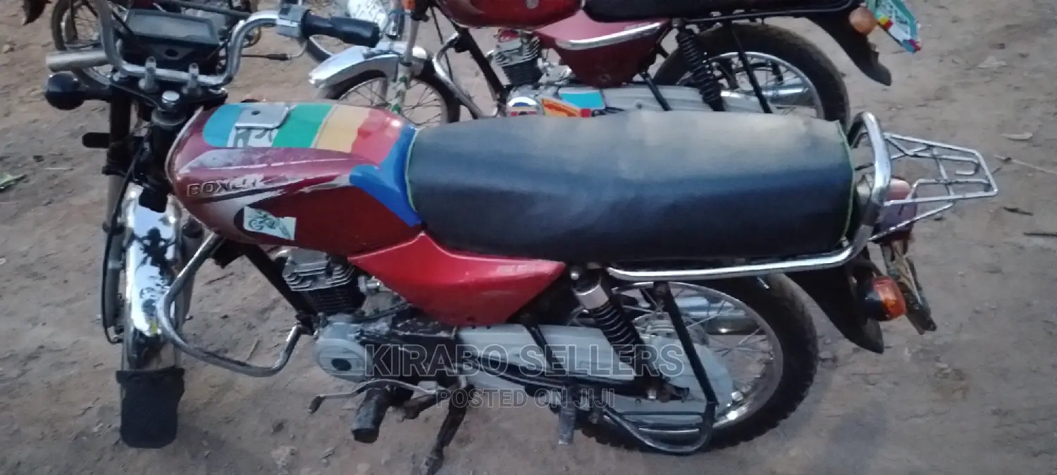 Bajaj Boxer 2017 Brown