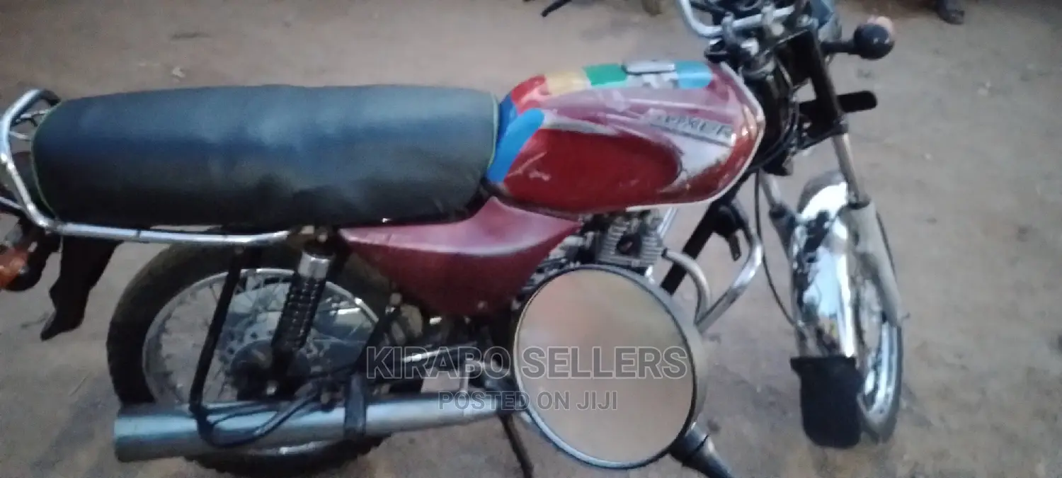 Bajaj Boxer 2017 Brown