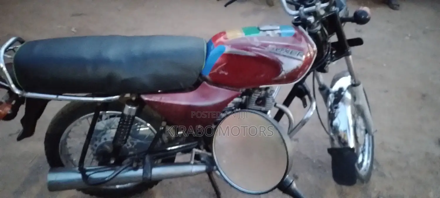 Bajaj Boxer 2017 Brown