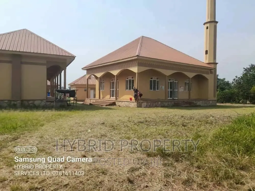 8acres of Land for Sale at Namayumba Budaali~Hoima Road.