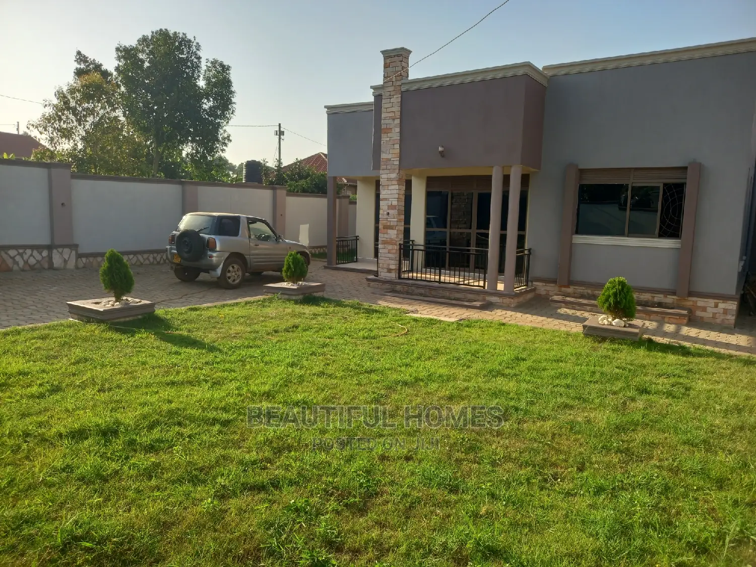 Furnished 4bdrm House in Kira for Sale