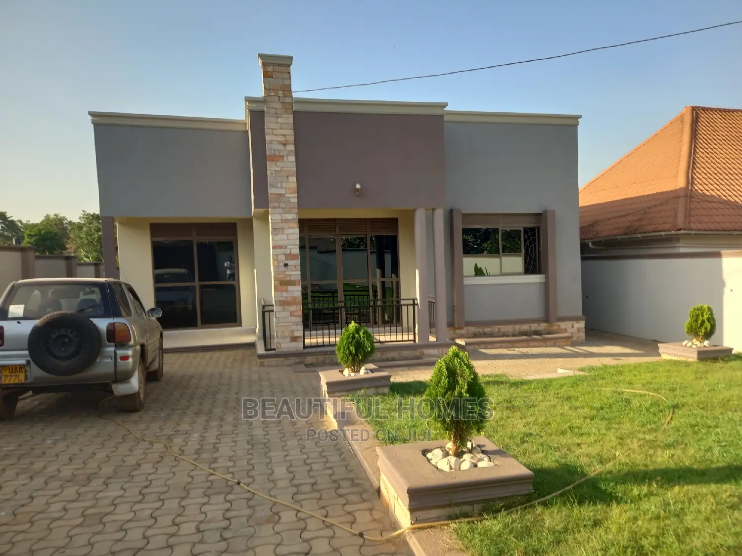 Furnished 4bdrm House in Kira for Sale