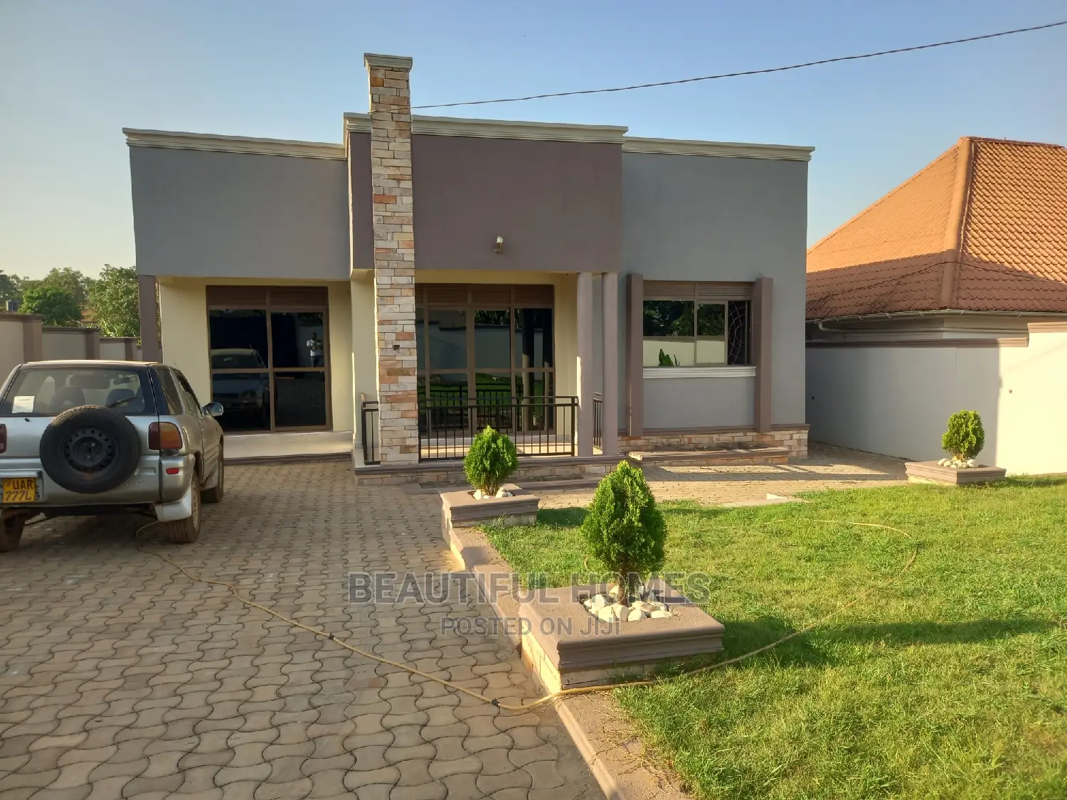 Furnished 4bdrm House in Kira for Sale