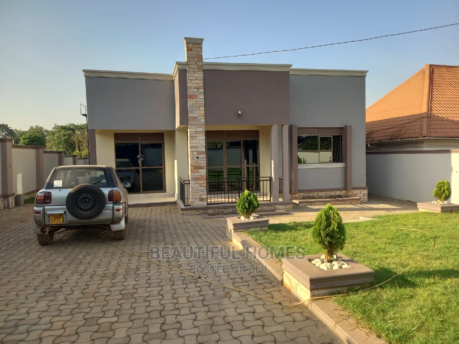 Furnished 4bdrm House in Kira for Sale