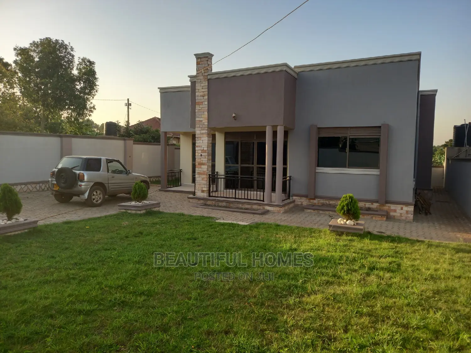 Furnished 4bdrm Bungalow in Kira for Sale