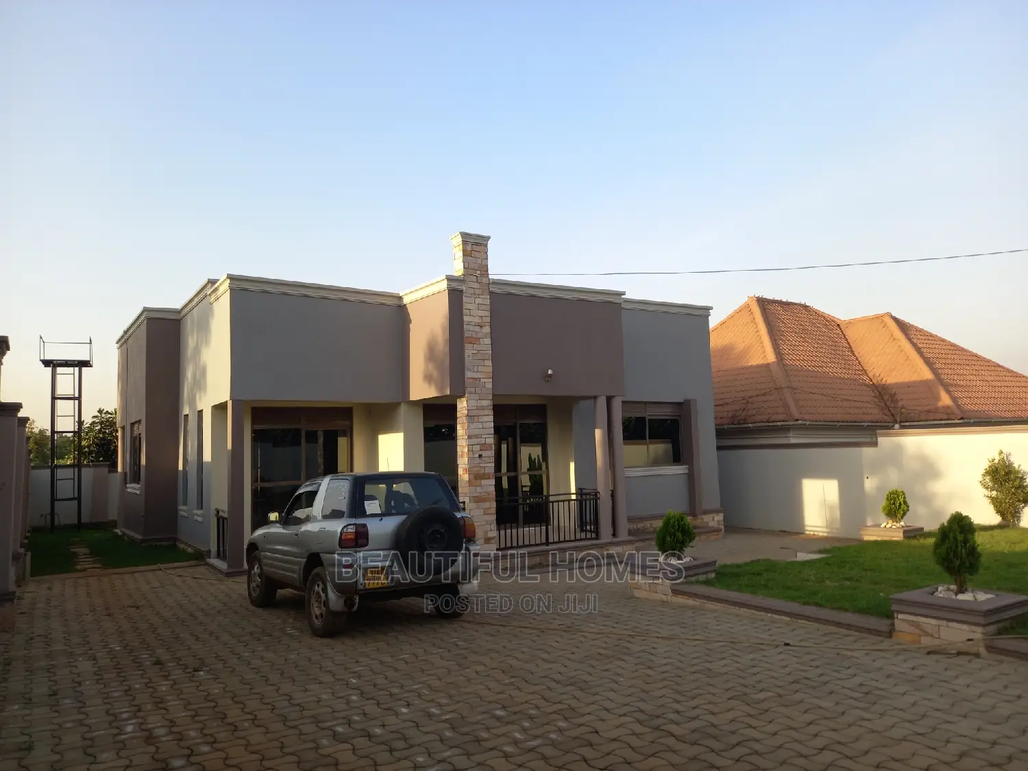 Furnished 4bdrm Bungalow in Kira for Sale