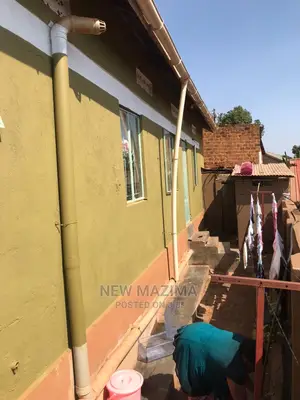 4bdrm House in Gangu Busabaala Rd, Central Division for Sale