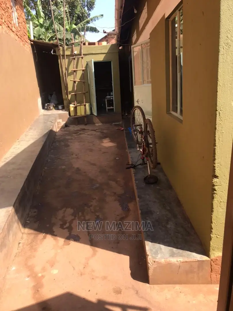 4bdrm House in Gangu Busabaala Rd, Central Division for Sale