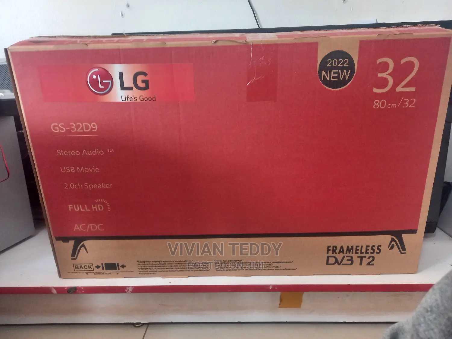 Superslim TV Flat Screen 32"