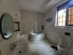 Furnished 6bdrm Mansion in Kyanja Corporates, Central Division