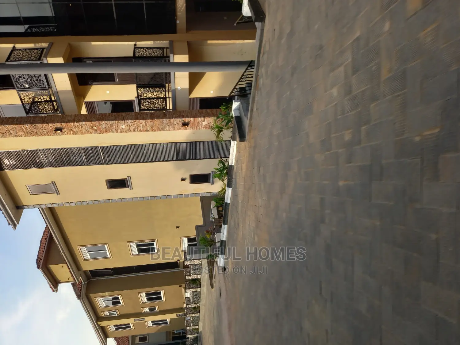 Furnished 2bdrm Apartment in Kyanja Corporate, Central Division