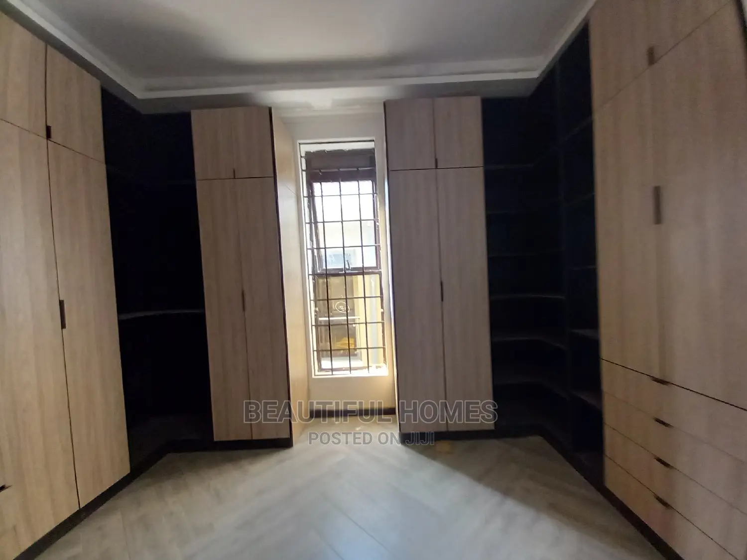 Furnished 6bdrm Duplex in Kyanja, Central Division for Sale