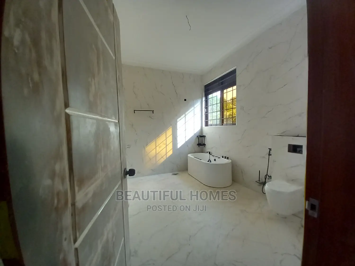 Furnished 6bdrm Duplex in Kyanja, Central Division for Sale