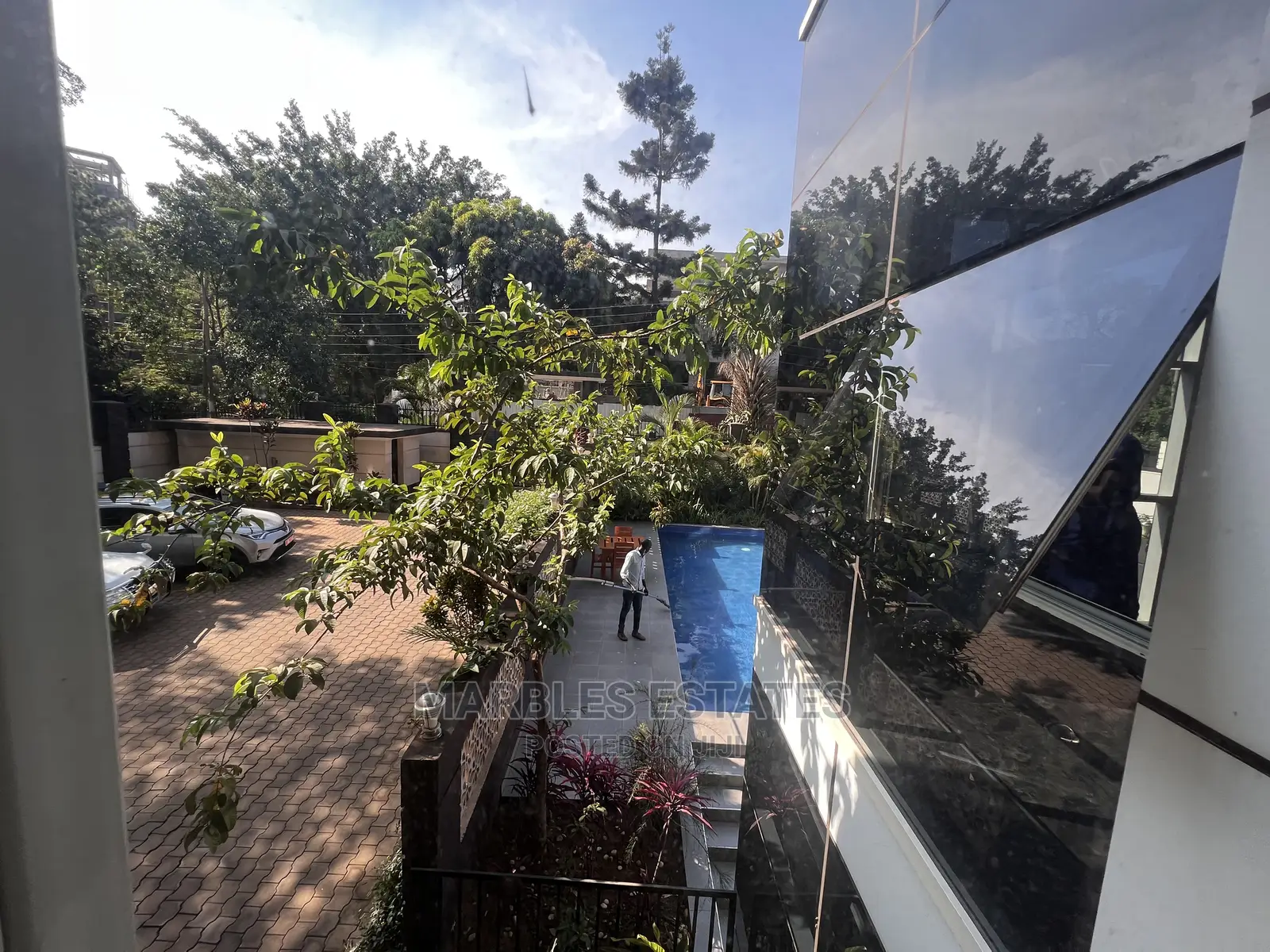 Furnished 4bdrm Condo in Kololo, Central Division for Sale