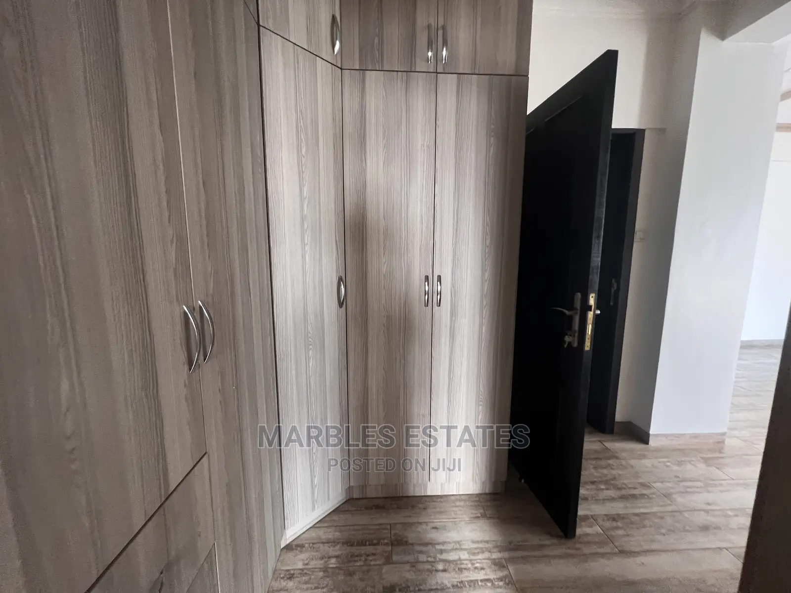 Furnished 4bdrm Condo in Kololo, Central Division for Sale
