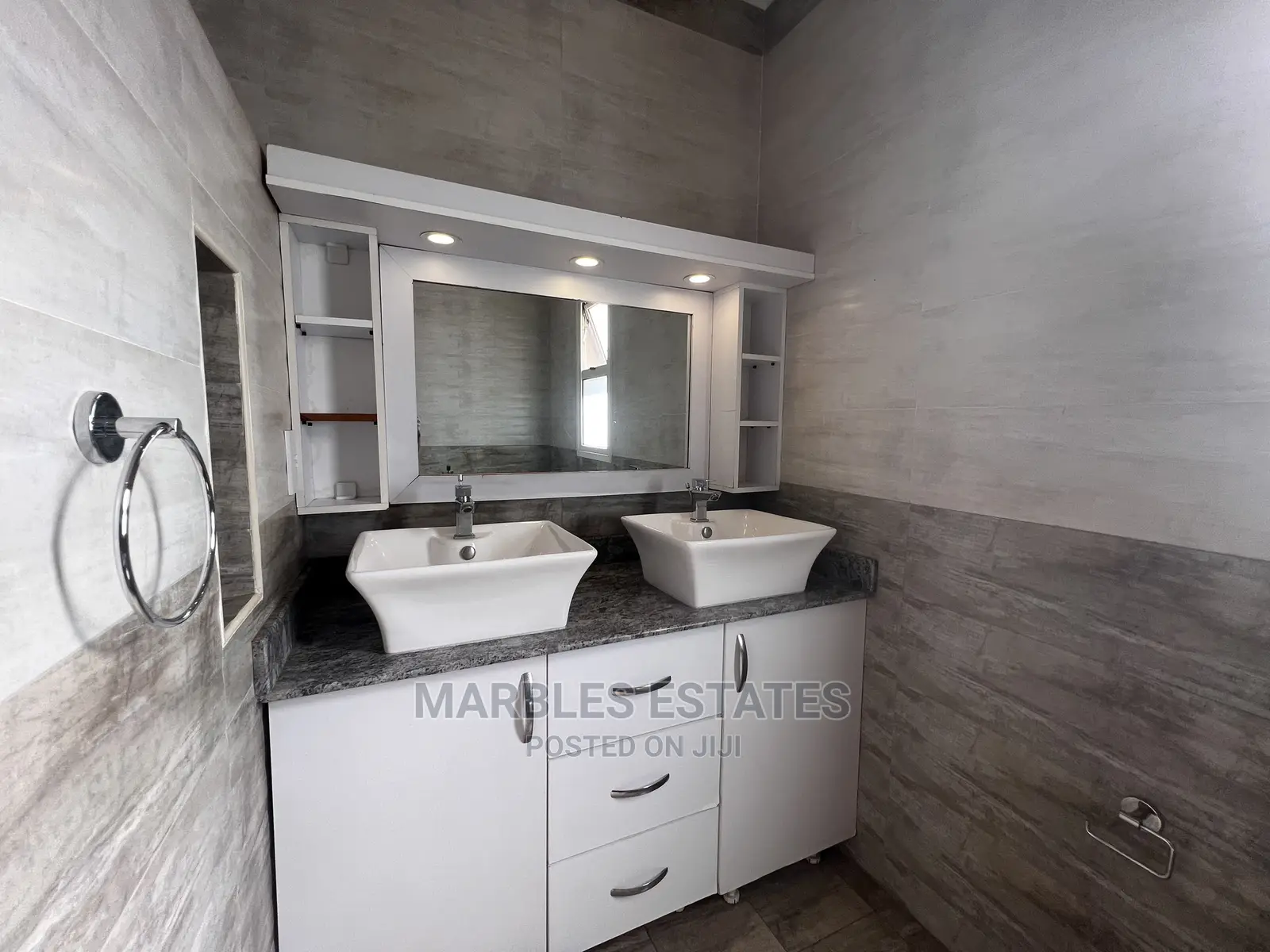 Furnished 4bdrm Condo in Kololo, Central Division for Sale