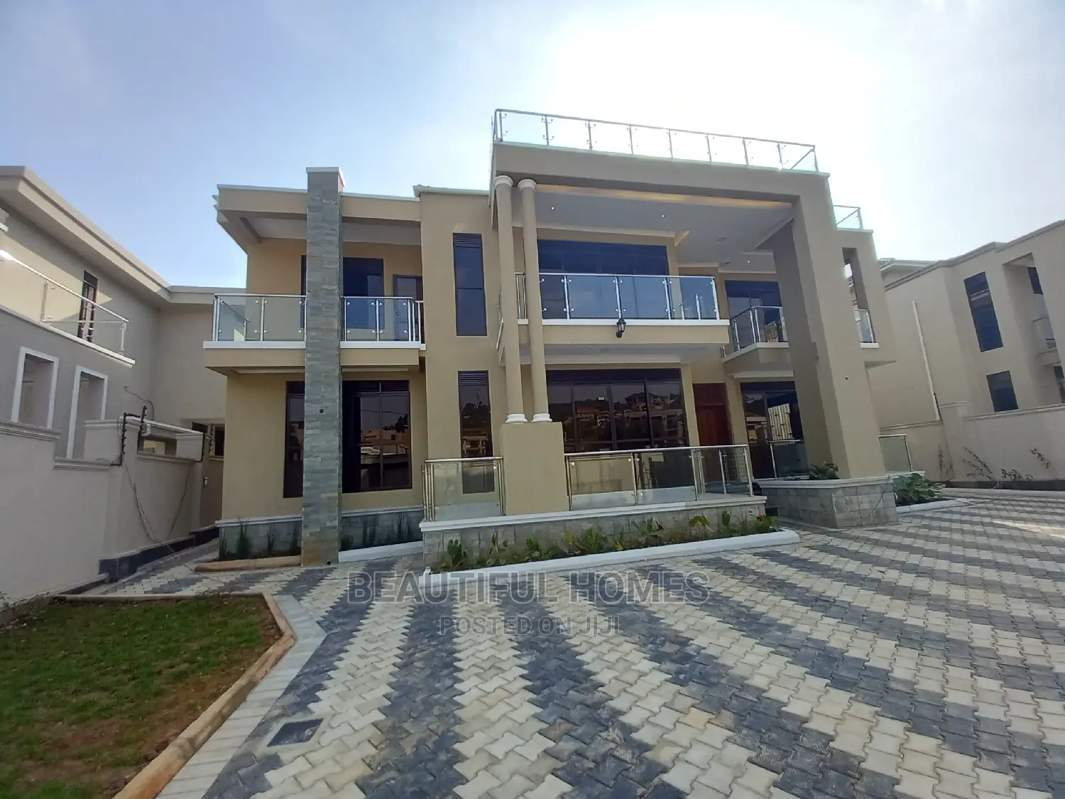 Furnished 6bdrm Mansion in Kyanja Classy, Central Division for Sale