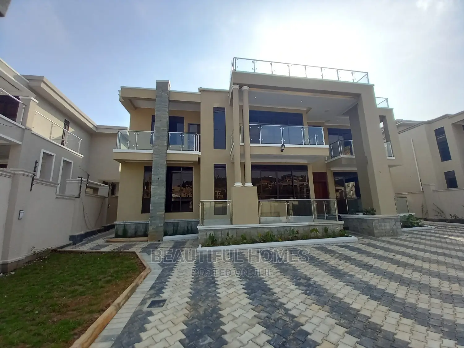 Furnished 6bdrm Mansion in Kyanja Classy, Central Division for Sale