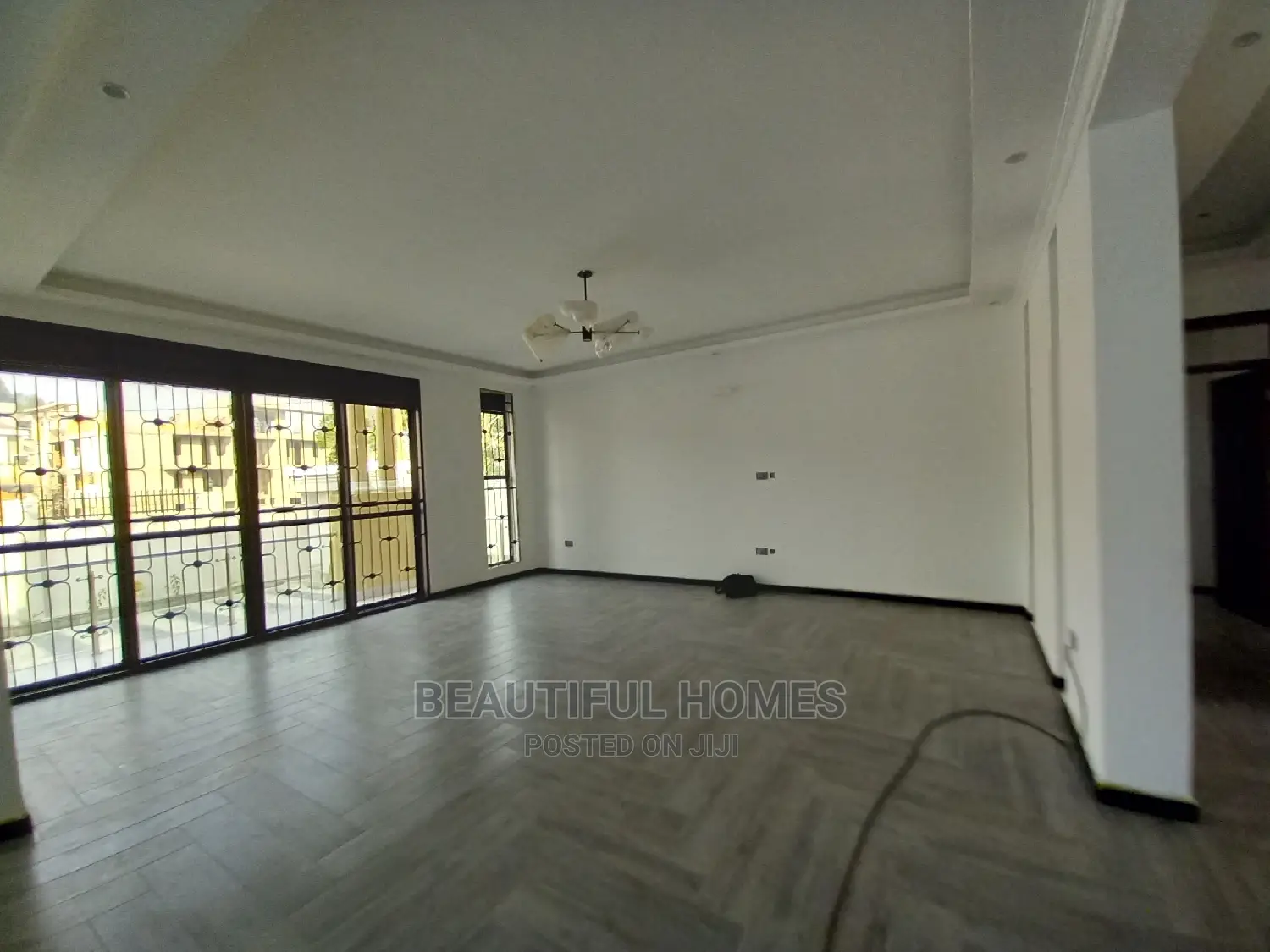 Furnished 6bdrm Mansion in Kyanja Classy, Central Division for Sale