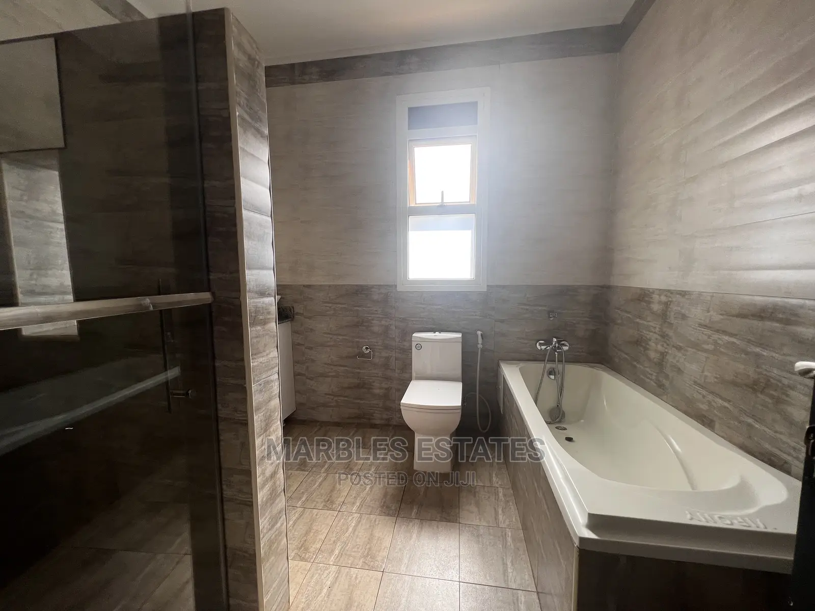 Furnished 4bdrm Condo in Kololo, Central Division for Sale