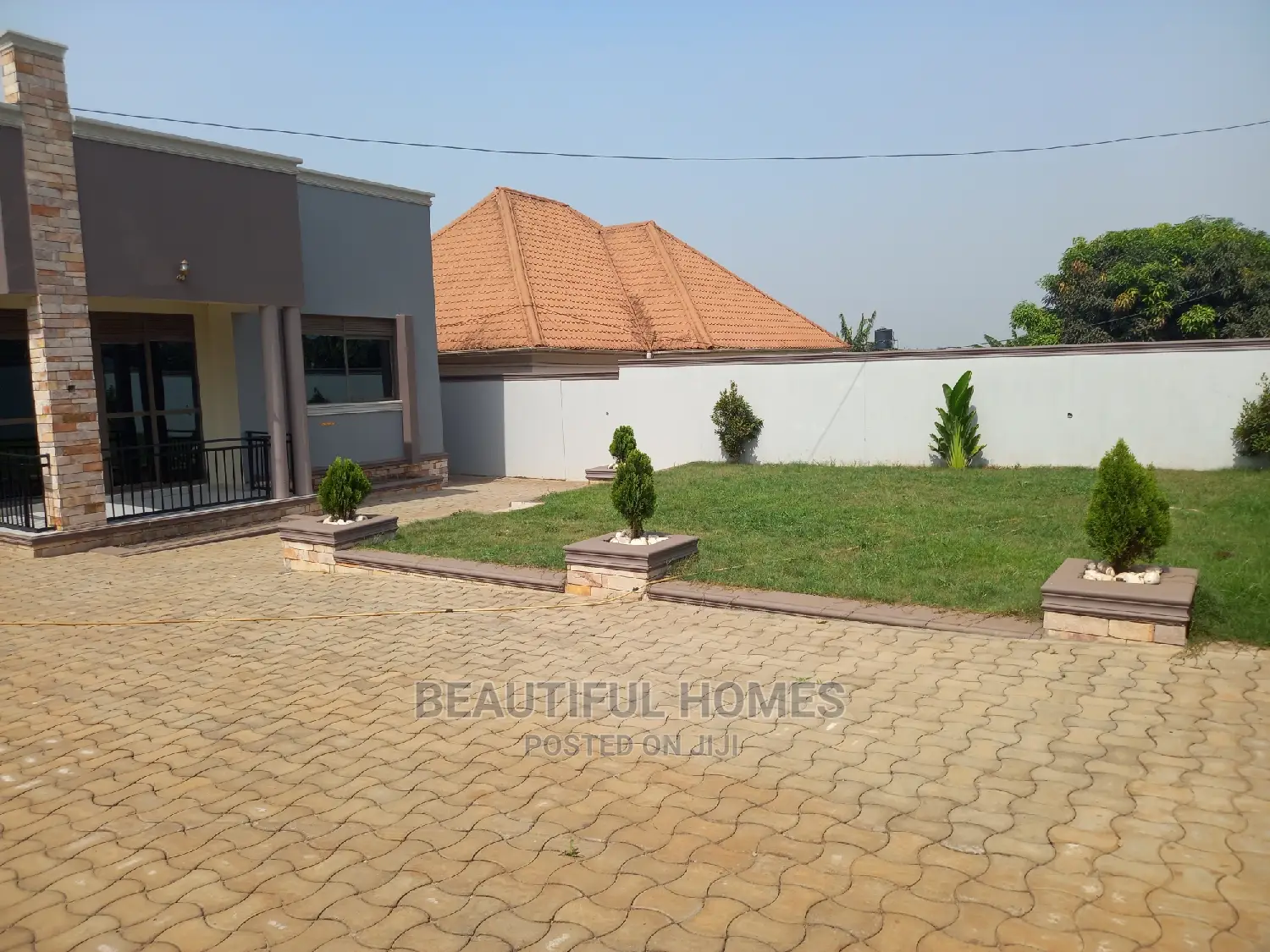 Furnished 4bdrm House in Kira for Sale