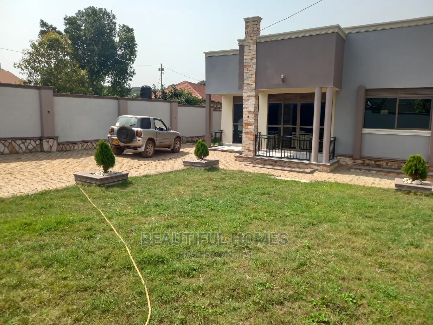 Furnished 4bdrm House in Kira for Sale