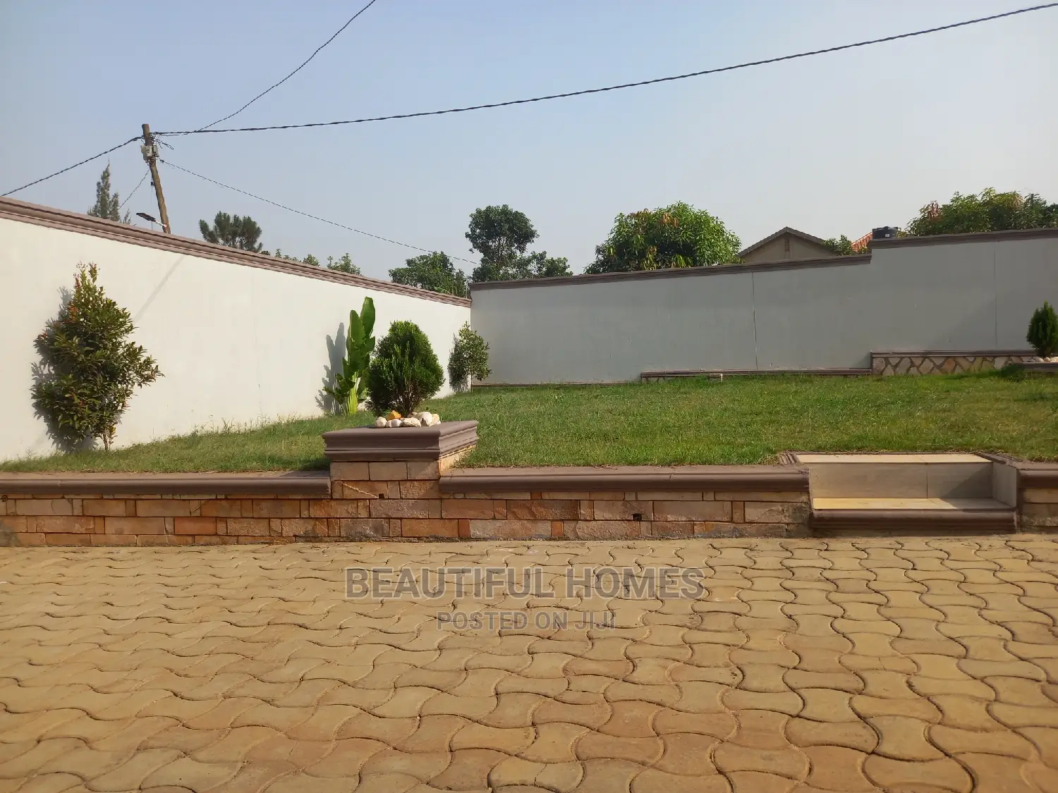 Furnished 4bdrm House in Kira for Sale