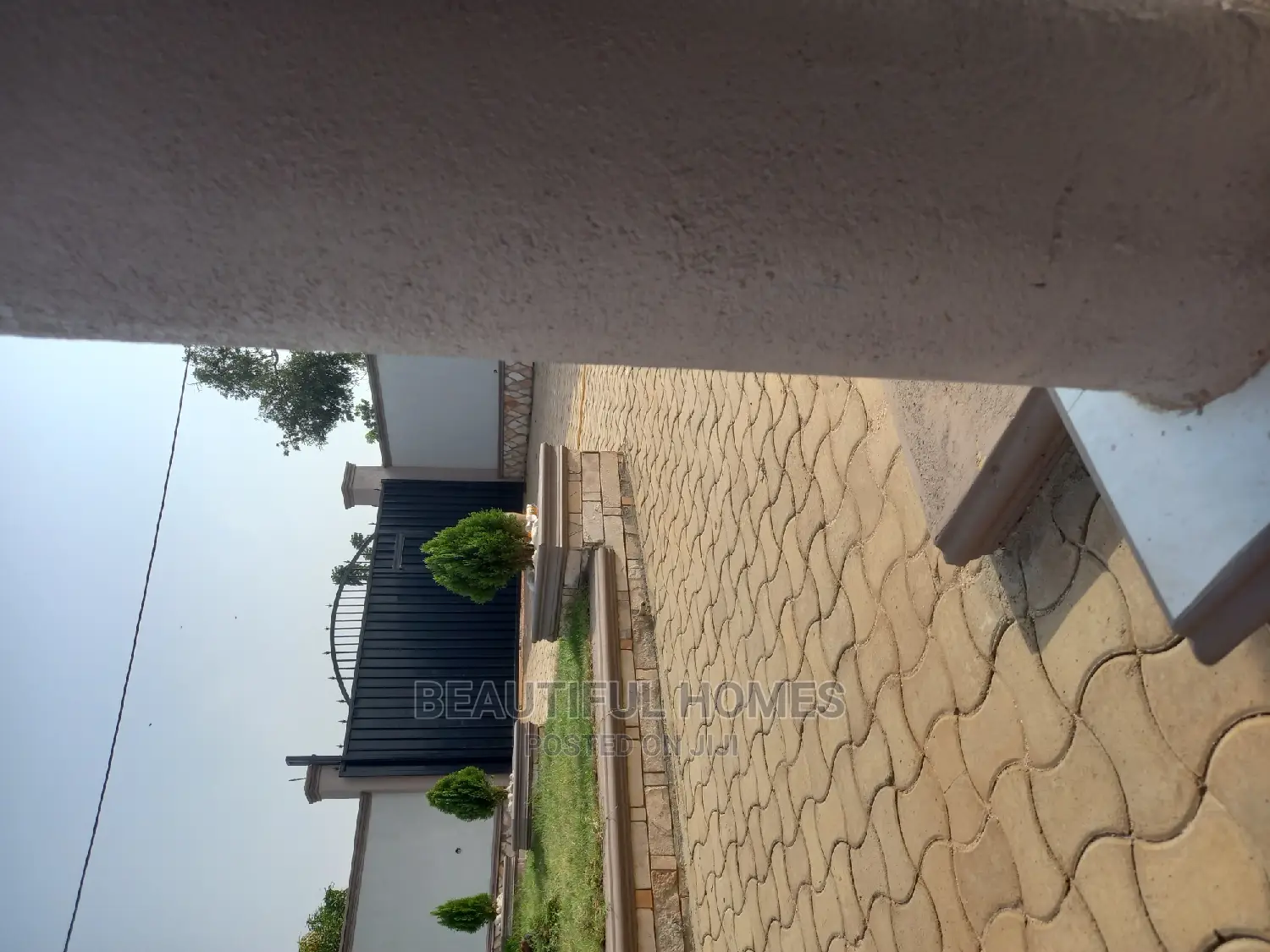 Furnished 4bdrm Bungalow in Kira for sale