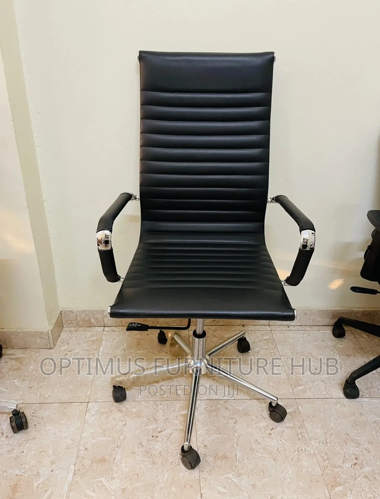 Swivel Visitor Chair