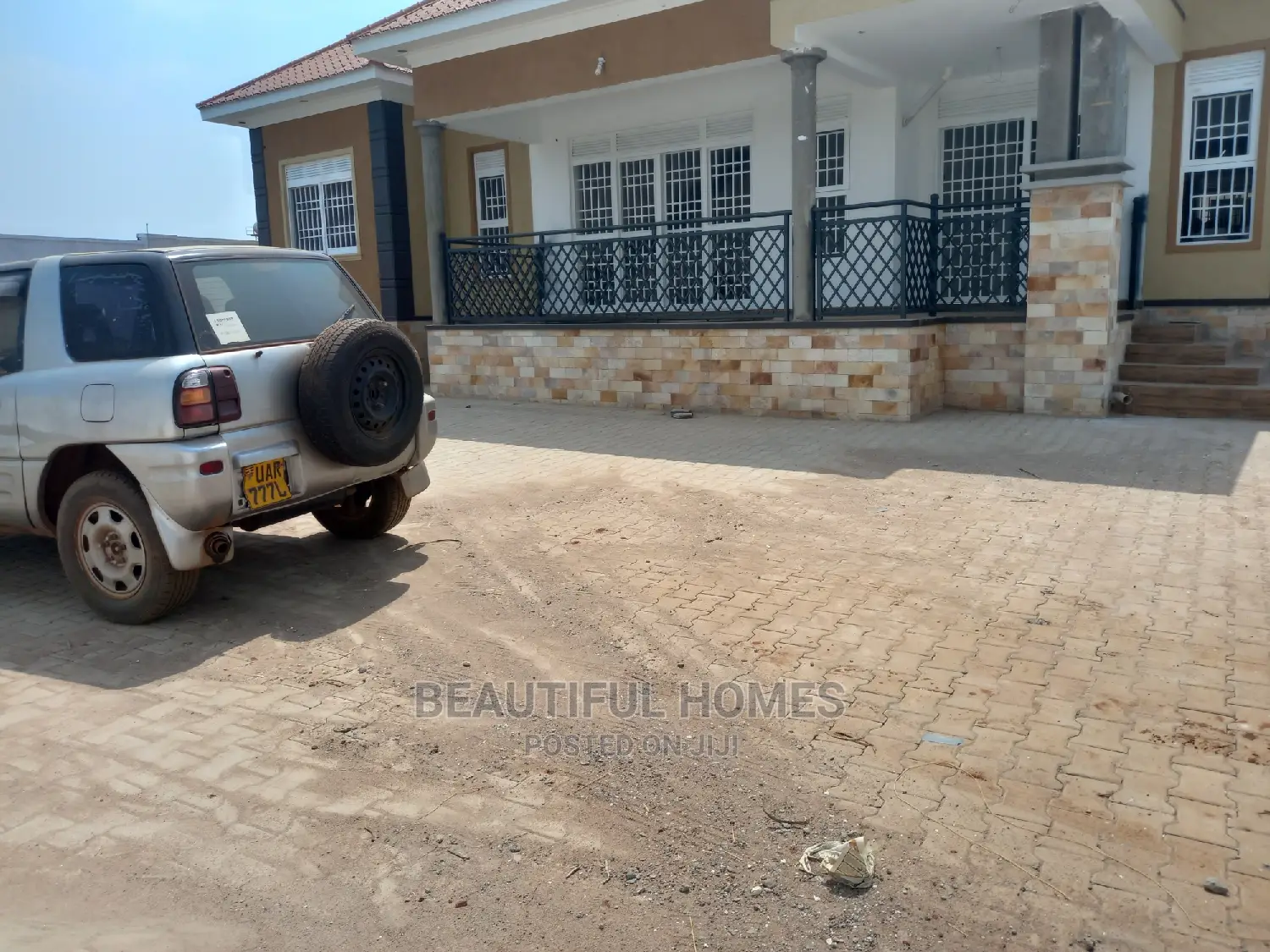 Furnished 4bdrm Bungalow in Kira for Sale