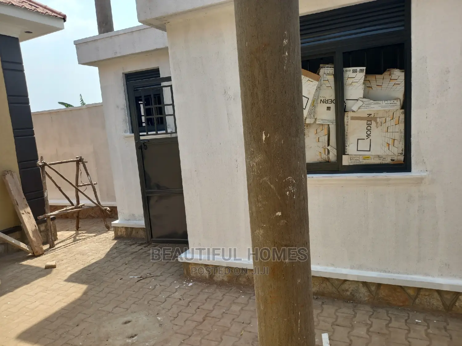 Furnished 4bdrm Bungalow in Kira for Sale