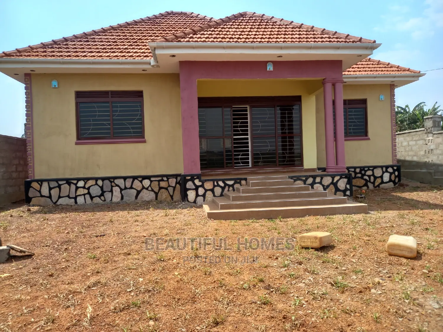 Furnished 4bdrm House in Kira for Sale