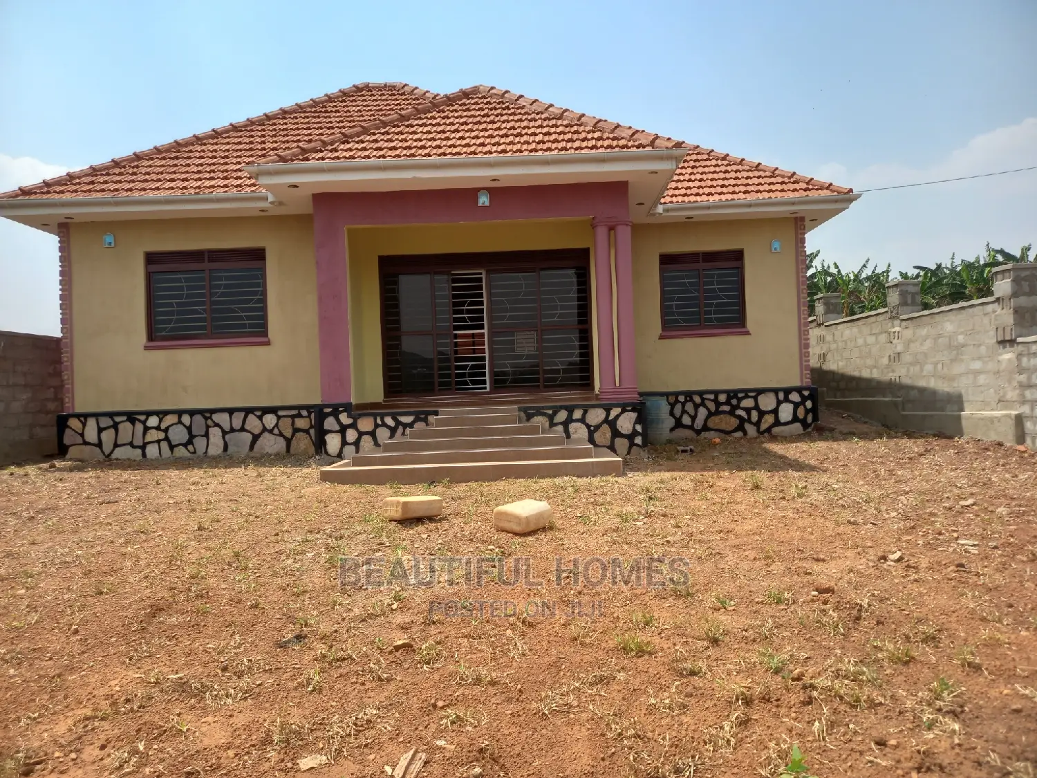 Furnished 4bdrm House in Kira for Sale