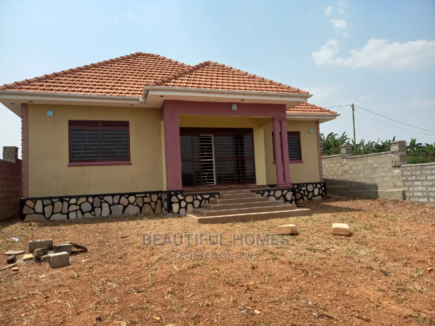 Furnished 4bdrm House in Kira for Sale