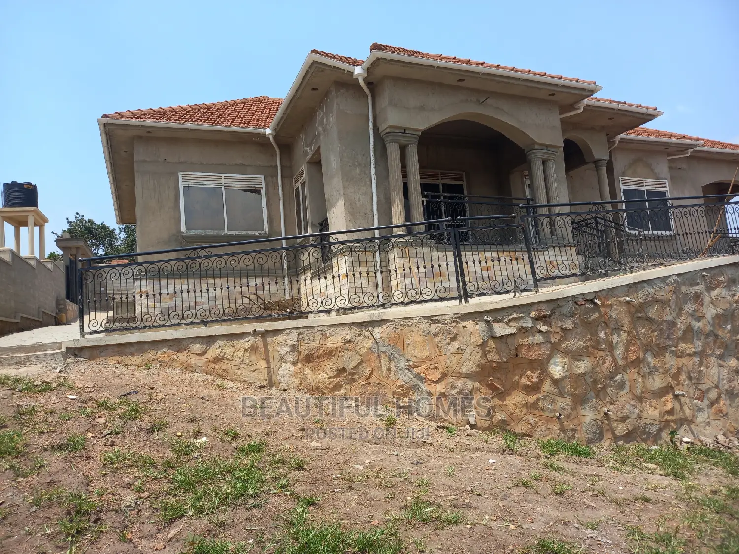 Furnished 4bdrm House in Kira for Sale