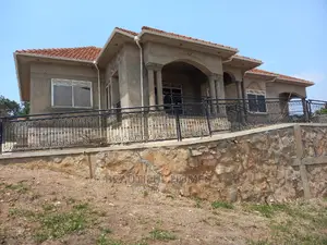 Furnished 4bdrm House in Kira for Sale