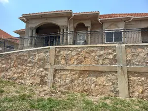 Furnished 4bdrm House in Kira for Sale
