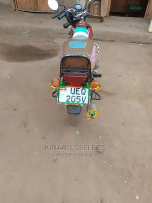 Bajaj Boxer 2021 Silver